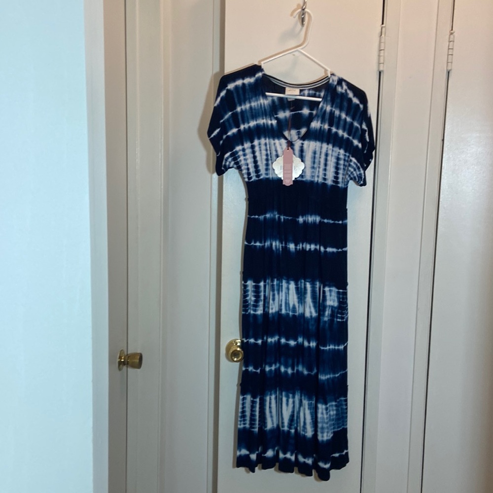 Women’s blue and white tie dyed dress